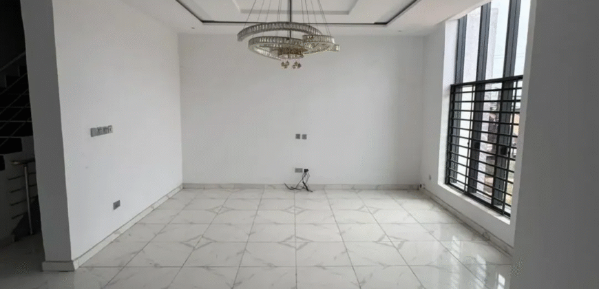 Chevron Toll Gate, 3-Bedroom Terrace Duplex