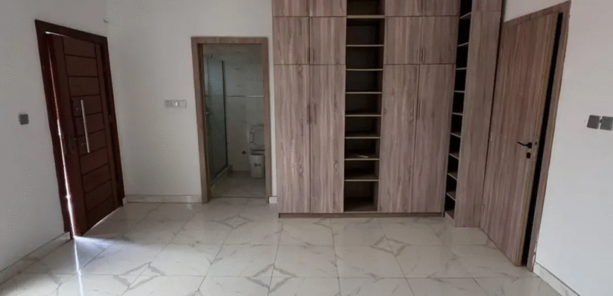 Chevron Toll Gate, 3-Bedroom Terrace Duplex