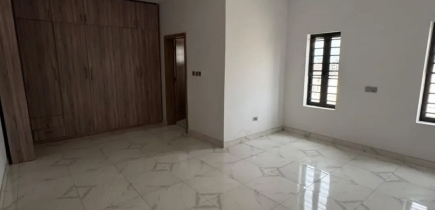 Chevron Toll Gate, 3-Bedroom Terrace Duplex